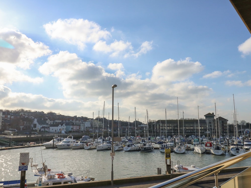Harbourside Haven Apartment 1 — 4-Star Luxury Hotel in Weymouth, United Kingdom