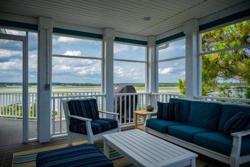 Pier Pleasure by Oak Island Accommodations - photo 43
