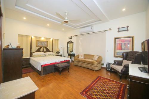 One kanal upper portion - carbon neutral hotel in Unknown City