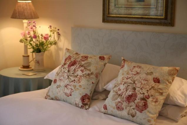 The Fox Inn - carbon neutral hotel in Bicester