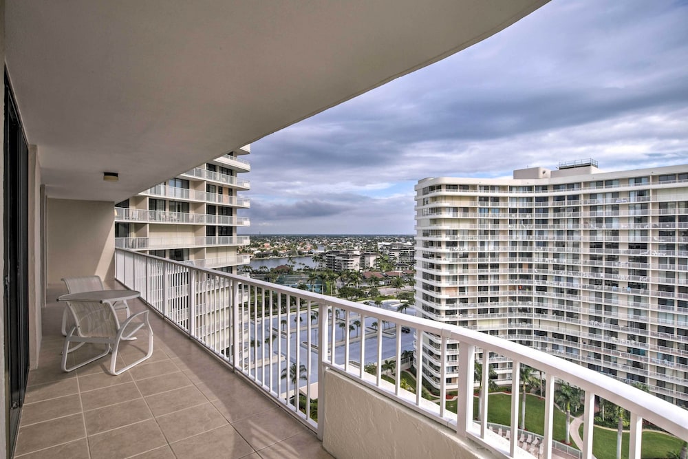 Beachfront Marco Island Resort Condo with Pool - photo 11