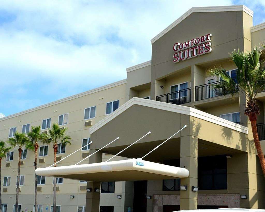 Comfort Suites Beachside - photo 2