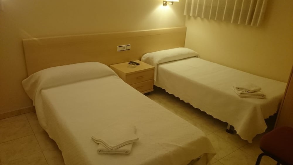 Hostal la Parra — Alloza — photo 2
