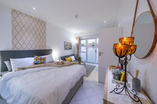 Cosy and Central in Claremont — 4-Star Luxury Hotel in Cape Town, South Africa