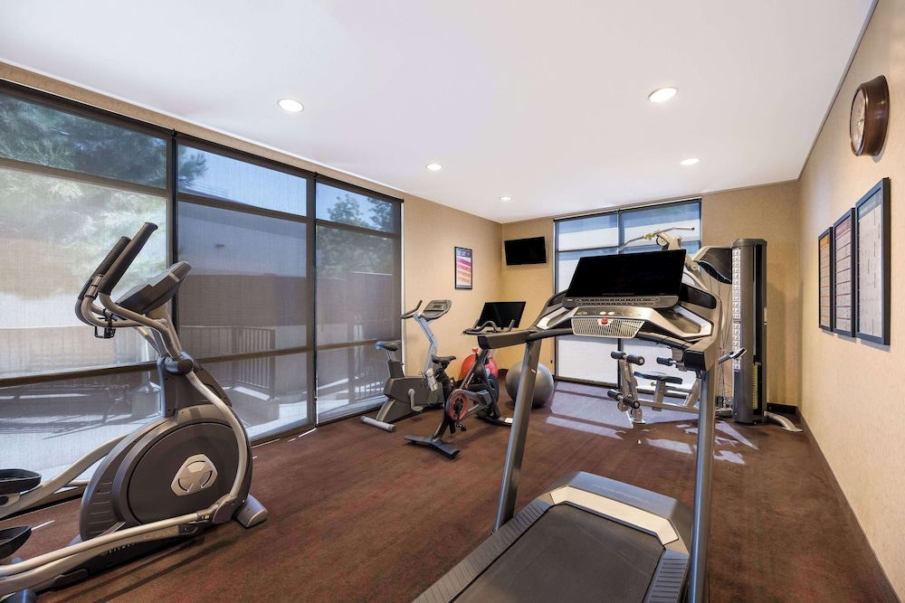 Comfort Inn & Suites Las Vegas Nellis - photo 29