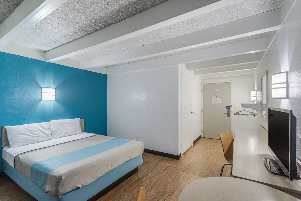 Motel 6 Kokomo In - photo 13