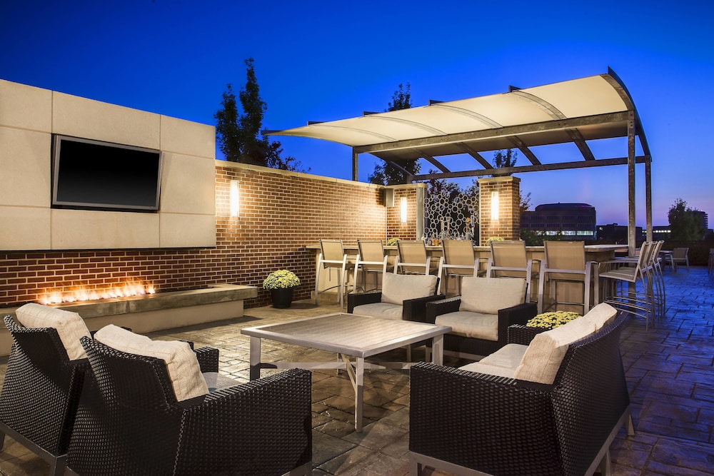 Sheraton Overland Park Hotel at the Convention Center - last minute hotel in Overland Park