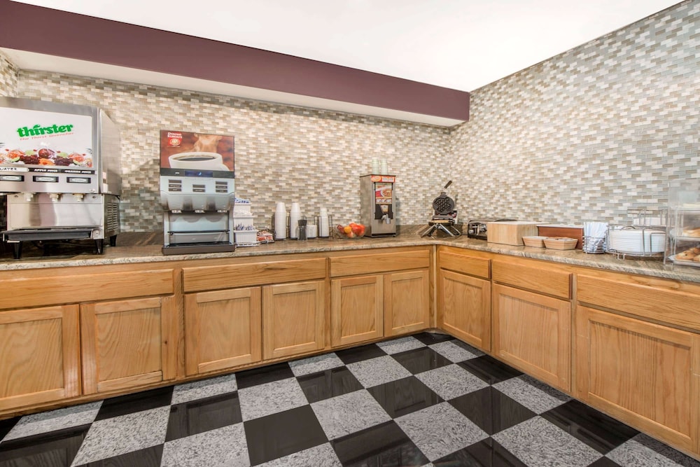 Microtel Inn & Suites by Wyndham Amarillo - photo 19