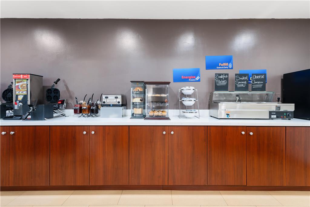 Best Western San Diego Miramar Hotel - photo 27