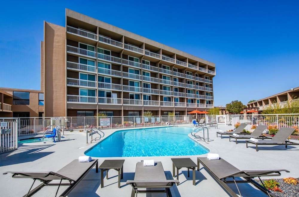 Holiday Inn Oxnard Ventura by IHG - photo 34