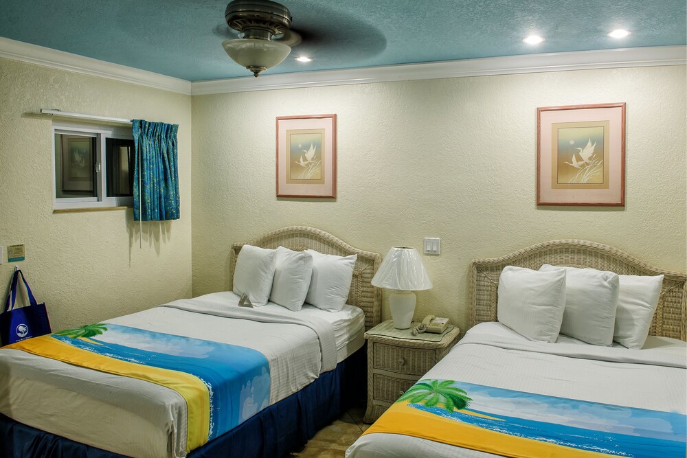 Bay Palms Waterfront Resort Hotel and Marina - photo 4