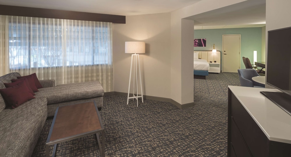 DoubleTree by Hilton Hotel Austin Northwest Arboretum - photo 14