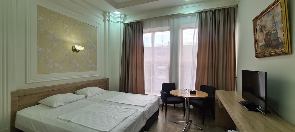 Deluxe Hotel Yerevan — hotel in Yerevan
