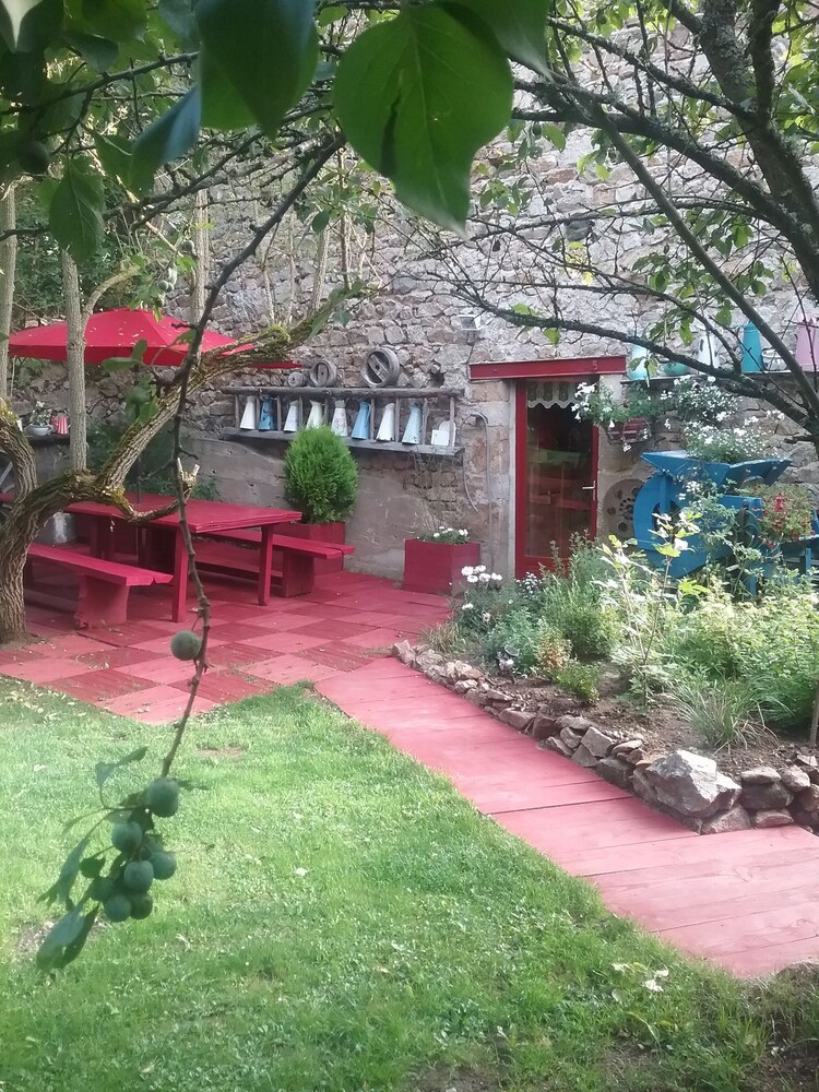 La Forge - carbon neutral hotel in Allegre