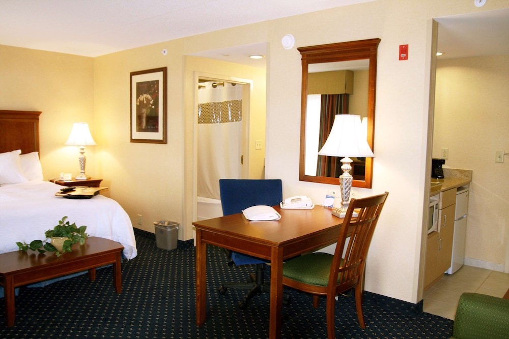 Hampton Inn & Suites Fredericksburg South - photo 9