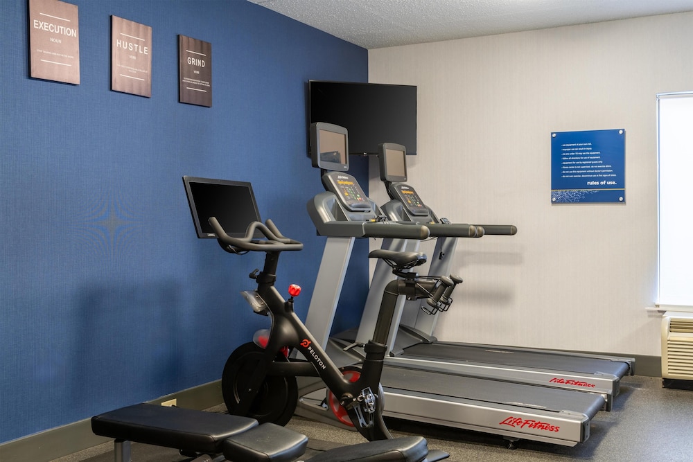 Hampton Inn Portsmouth Central - photo 54