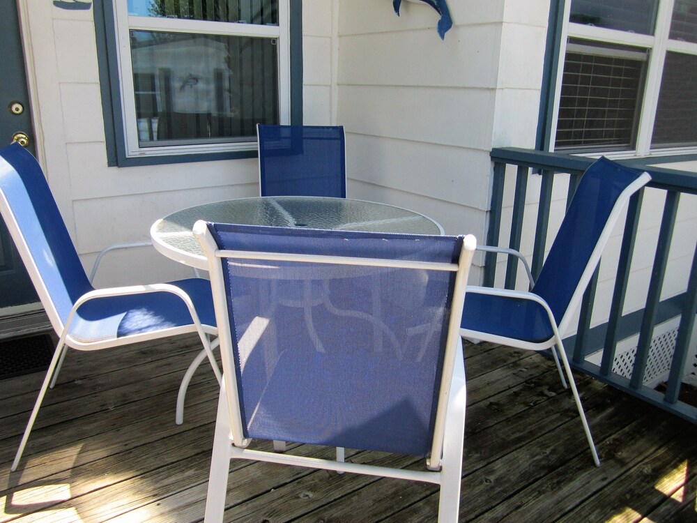 Tropical Winds Motel & Cottages - photo 51