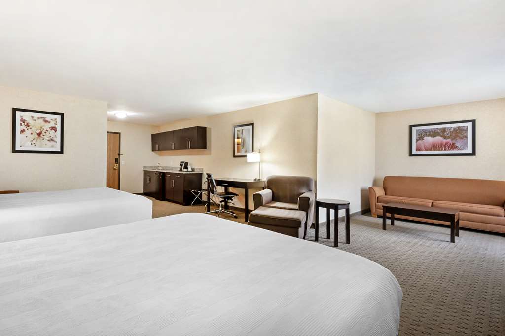 Best Western Plus Howe Inn - photo 25