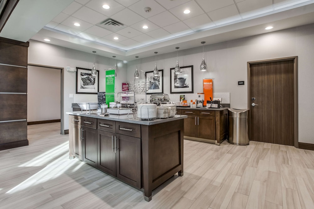 Hampton Inn & Suites North Dallas Central Expy - photo 31