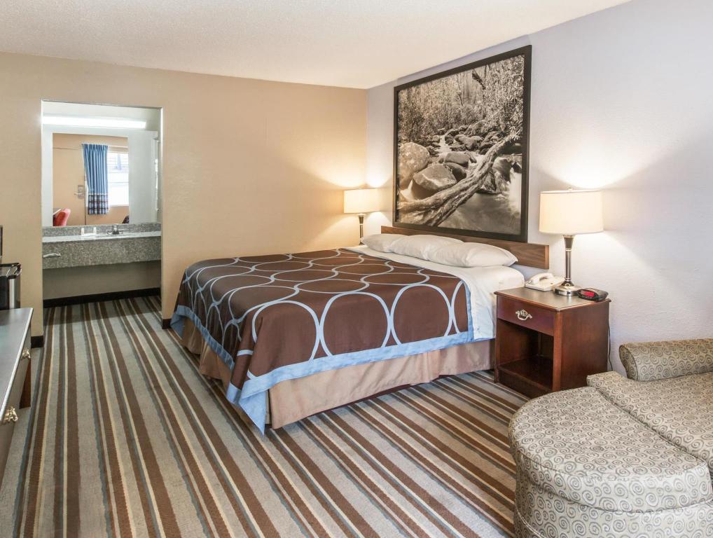 Super 8 by Wyndham Caryville TN - photo 12