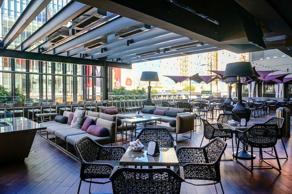 E Central Downtown Los Angeles Hotel - photo 15