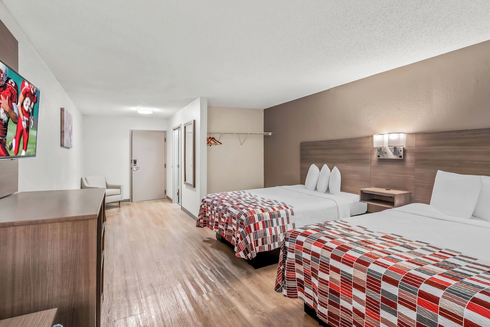 Red Roof Inn Southfield - photo 7