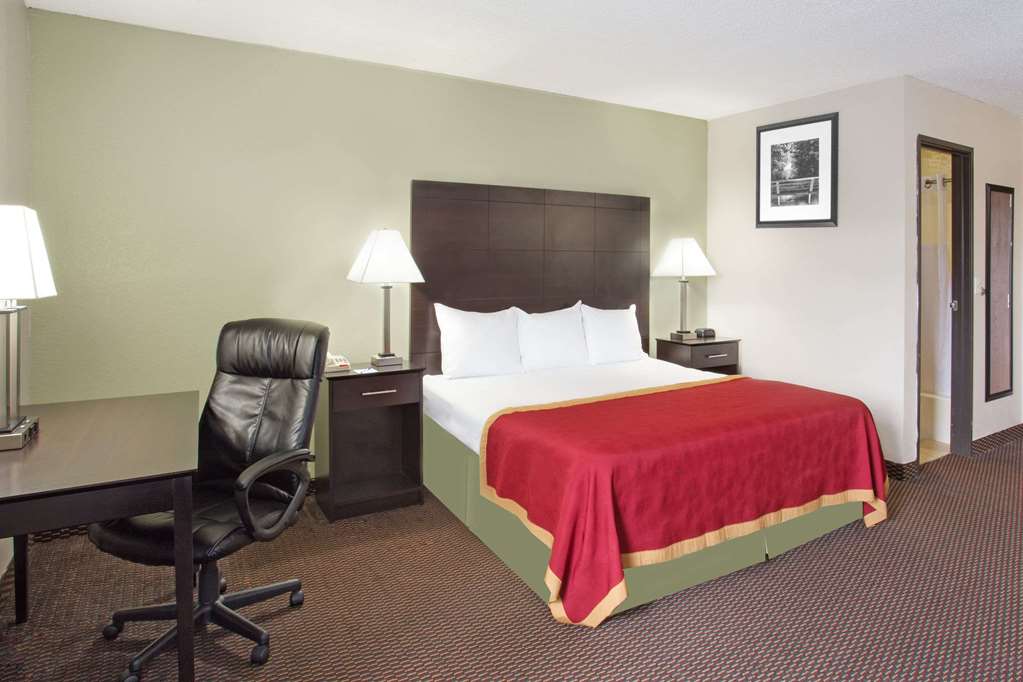 Baymont by Wyndham Beloit - photo 22