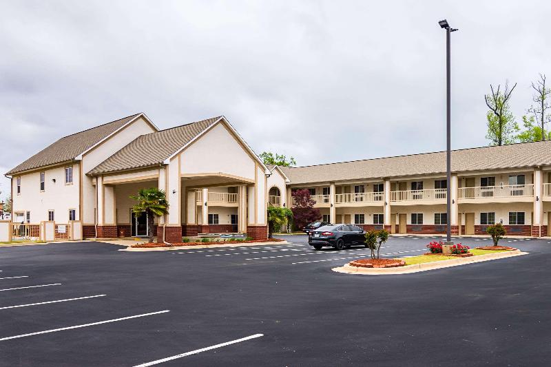 Bryant Inn & Suites — Bryant — photo 5