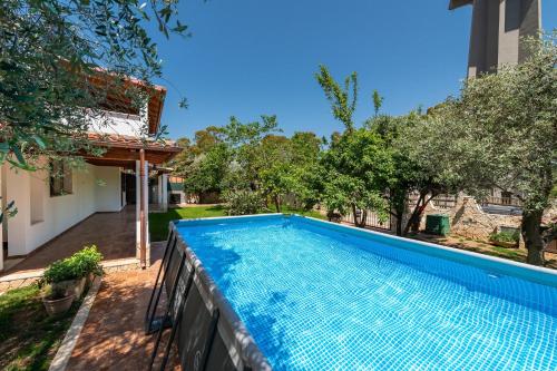 Villa Eleonora Residence App to 4 — 4-Star Luxury Hotel in Capoterra, Italy
