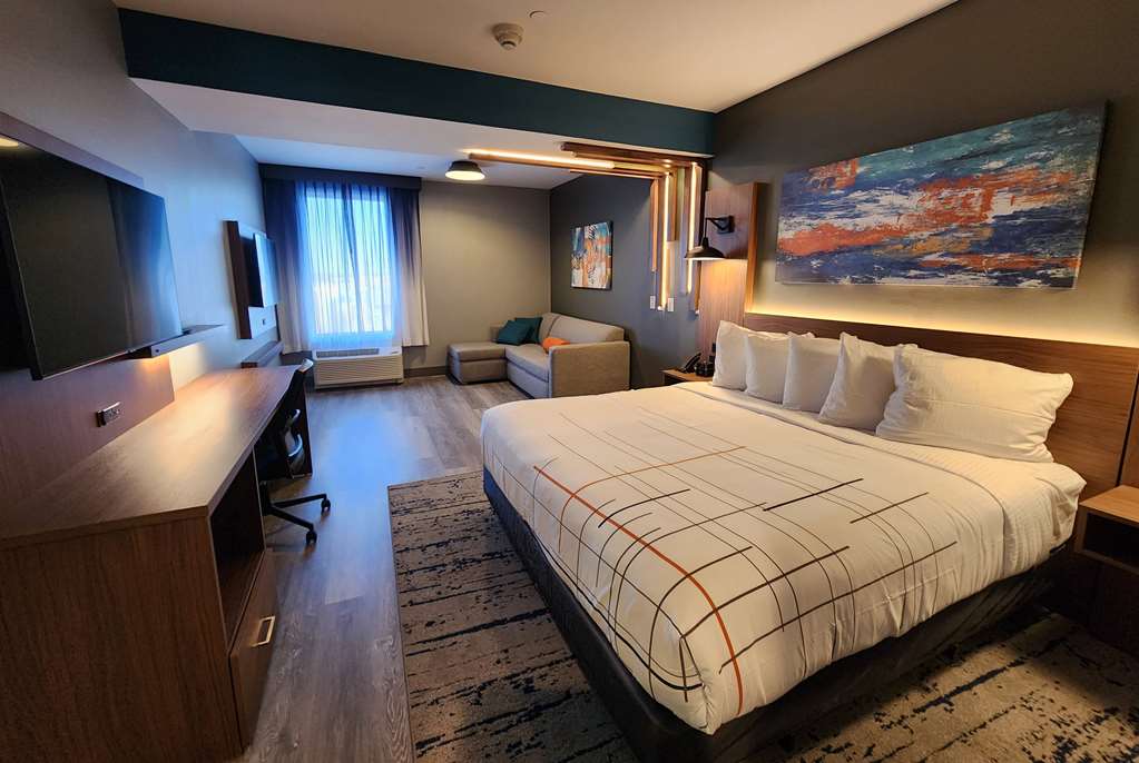La Quinta Inn & Suites by Wyndham Del Rio - photo 30