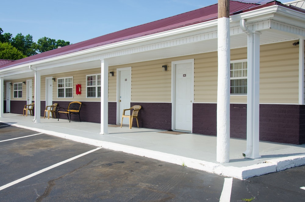 Turnpike Motel - photo 30