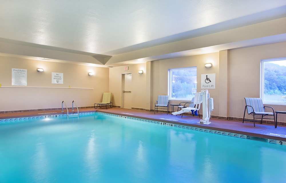 Holiday Inn Express Hotel & Suites Murphy by IHG - photo 17