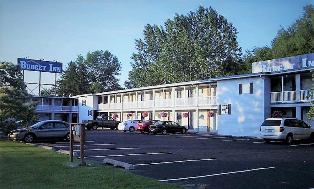 Budget Inn Syracuse Airport - photo 41