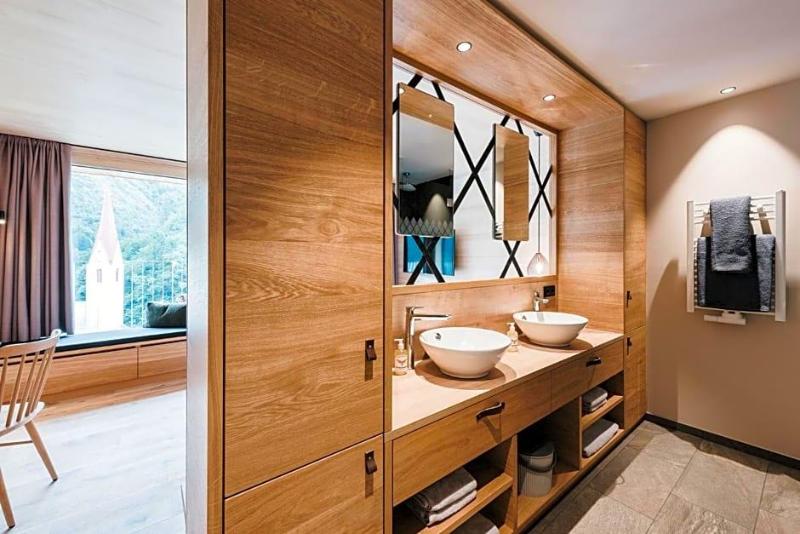 Hotel Adler - carbon neutral hotel in Au