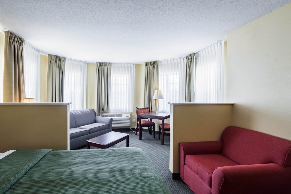 Quality Inn & Suites Lincoln North - photo 38
