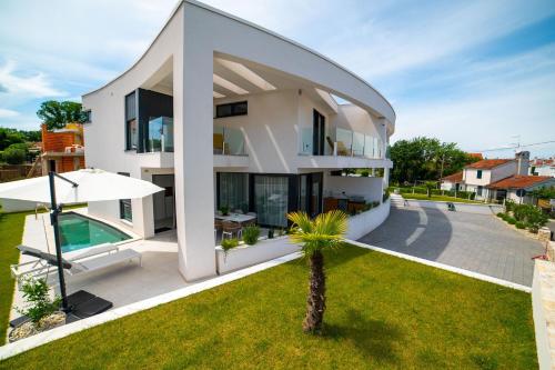 Villa Sarah — 5-Star Luxury Hotel in None, Croatia