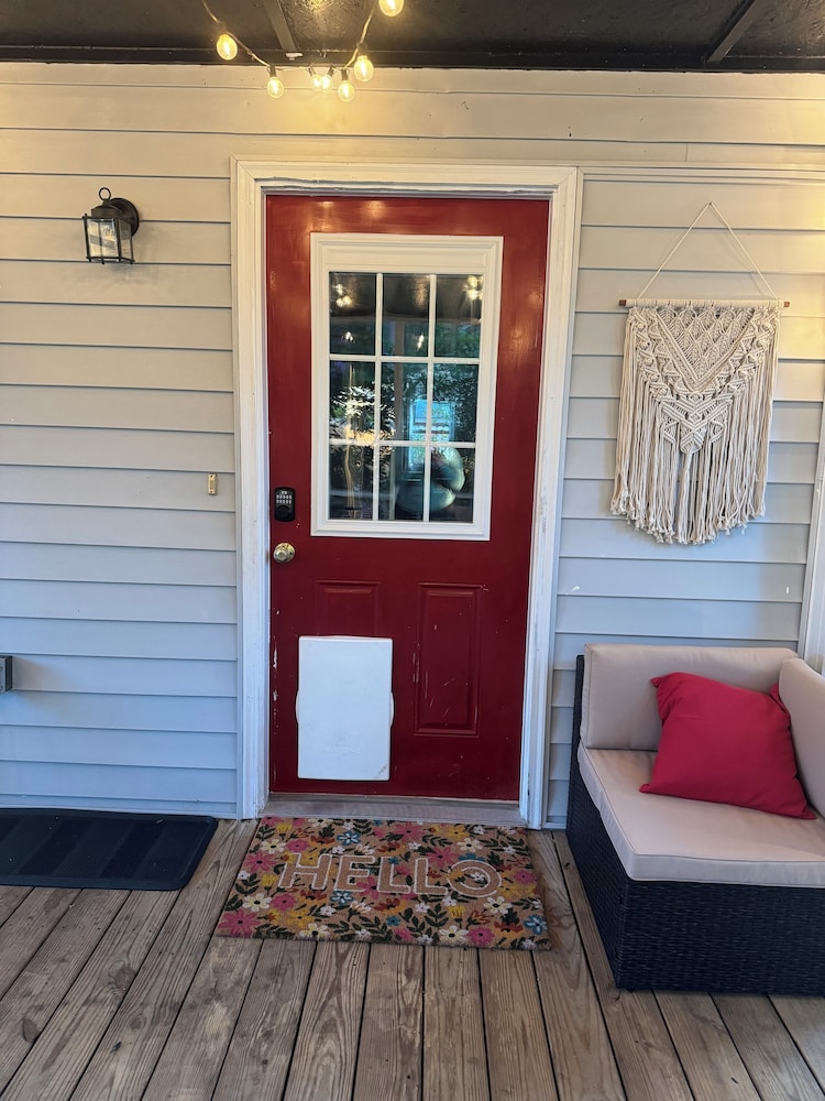 Charming May Street Retreat - photo 20