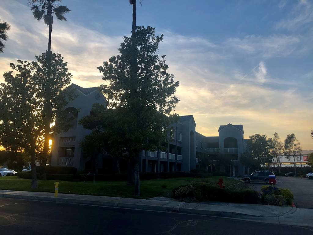 SureStay Hotel by Best Western Ontario Airport - photo 20
