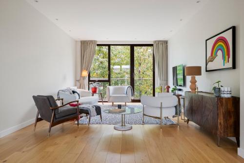 2 Bed 2 Bath Modern Apartment Near Big Ben in Zone1 — 4-Star Luxury Hotel in London, United Kingdom