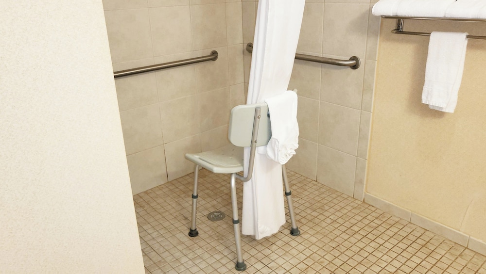 Magnuson Hotel West Liberty - photo 19