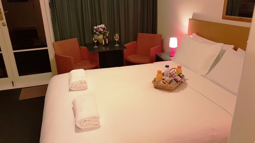 Airport Motel @ Rainbow Point Motel — hotel near Taupo Airport