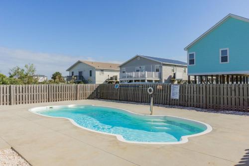 Kiki Hut by Oak Island Accommodations - photo 37