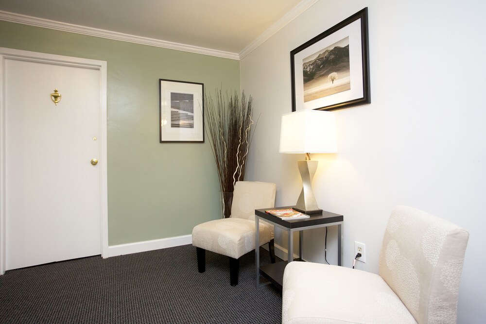 Shadyside Inn All Suites Hotel - photo 42