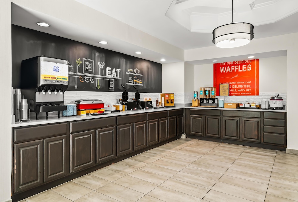 Hampton Inn Elkton - photo 33