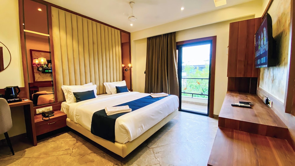 The Velar Hotel Vijay Nagar - last minute hotel in Indore