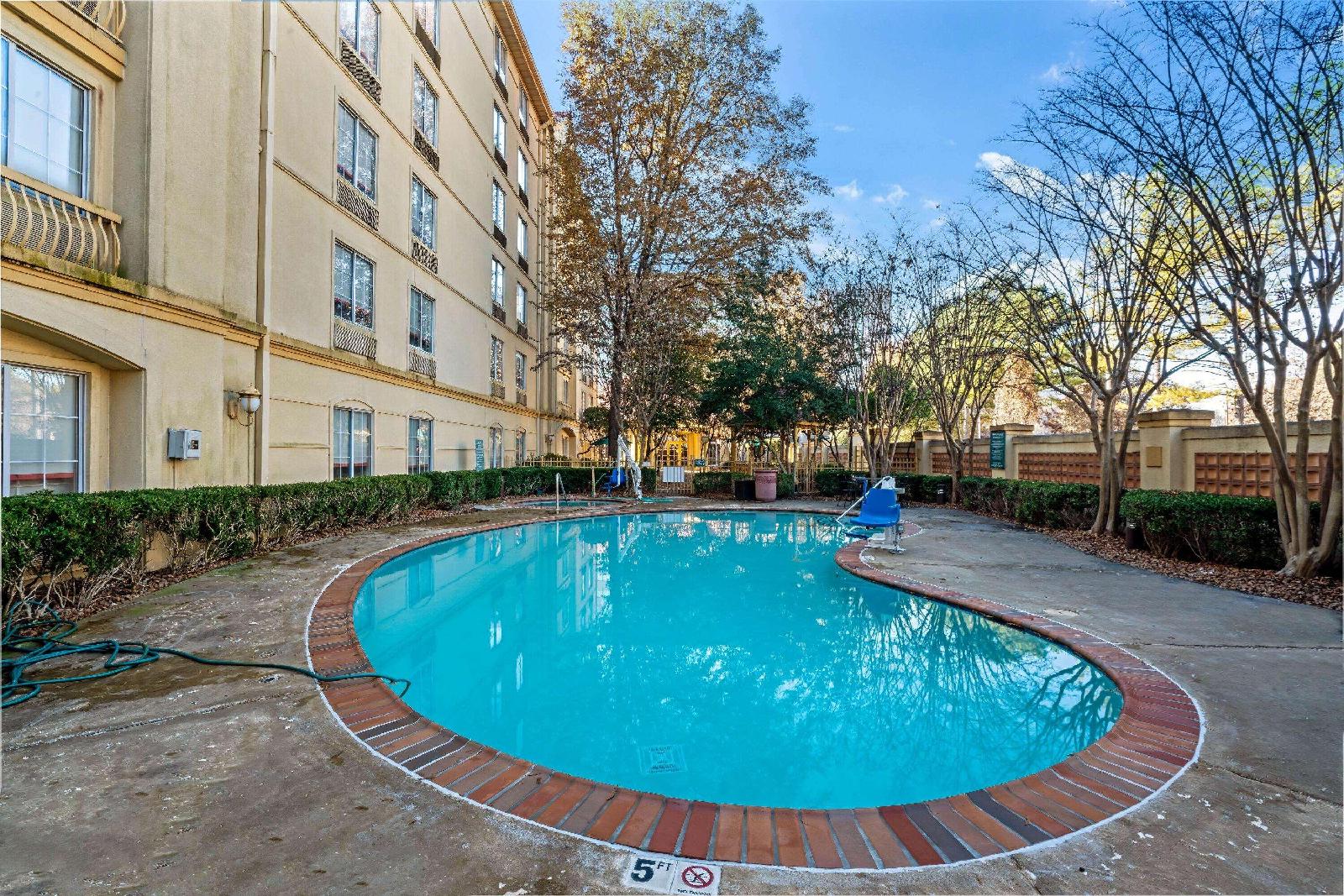 La Quinta Inn & Suites By Wyndham Memphis Primacy Parkway - photo 5