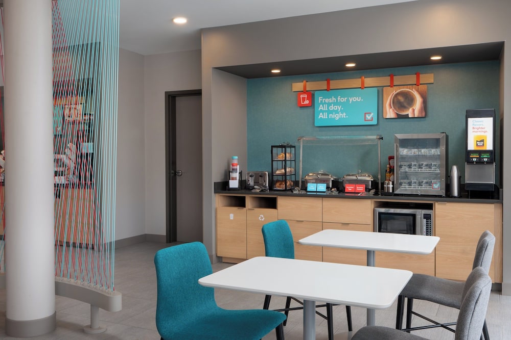 avid hotel Oak Creek by IHG - photo 43
