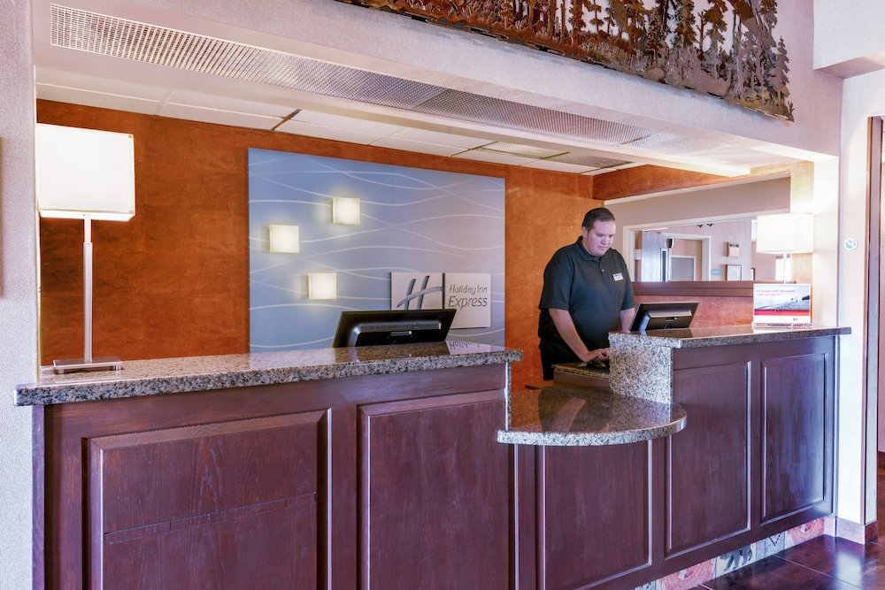 Holiday Inn Express Hotel & Suites Raton by IHG - photo 58