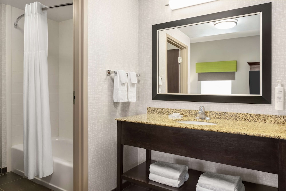 Hampton Inn & Suites York South - photo 24