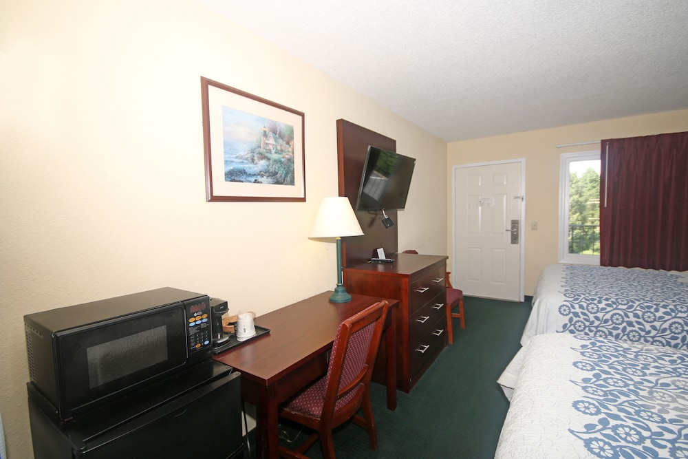 Hamilton Inn Jonesville NC - photo 28